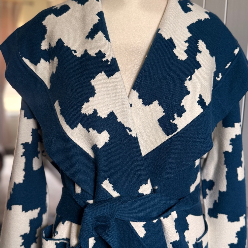 MarlaWynne Teal and Cream Houndstooth Belted Shawl Cardigan - Picture 5 of 12